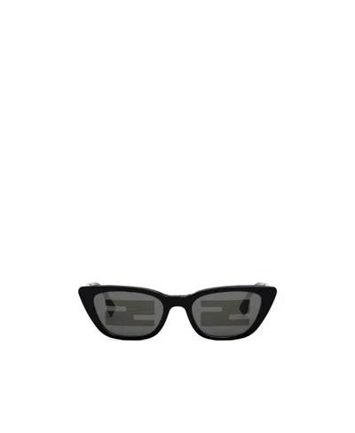 FENDI FENDI EYEWEAR CAT-EYE FRAME SUNGLASSES