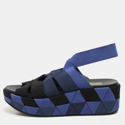 FERRAGAMO BLUE/BLACK COLORBLOCK STRETCH FABRIC WEDGE PLATFORM SANDALS SIZE 39