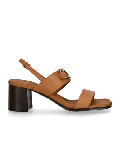 FERRAGAMO FERRAGAMO GANCINI-BUCKLE SQUARE-TOE SANDALS