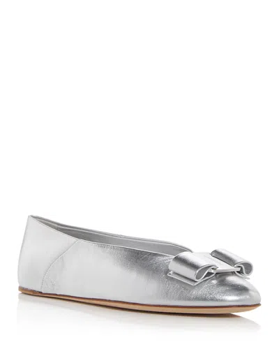FERRAGAMO WOMEN'S VANNA LEATHER HARDWARE BOW FLATS