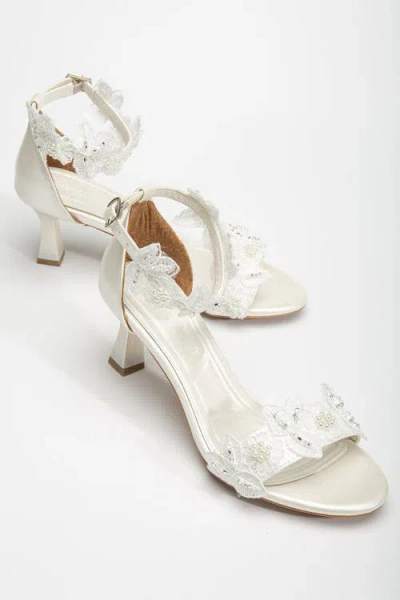 FOREVER & ALWAYS SHOES FOREVER & ALWAYS SHOES BIRDIE LACE KITTEN HEEL SANDALS