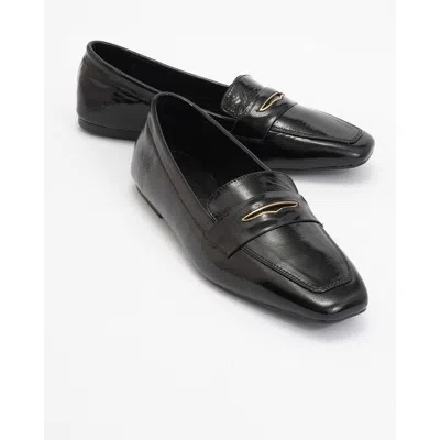 FOREVER & ALWAYS SHOES FOREVER & ALWAYS SHOES IRIDESSA LEATHER FLAT LOAFERS