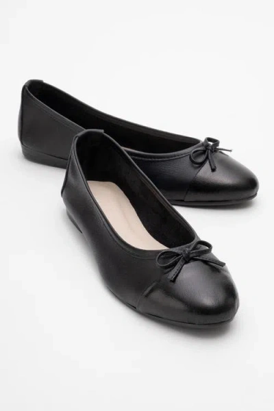 FOREVER & ALWAYS SHOES FOREVER & ALWAYS SHOES RAYNE CAP TOE LEATHER BALLET FLATS