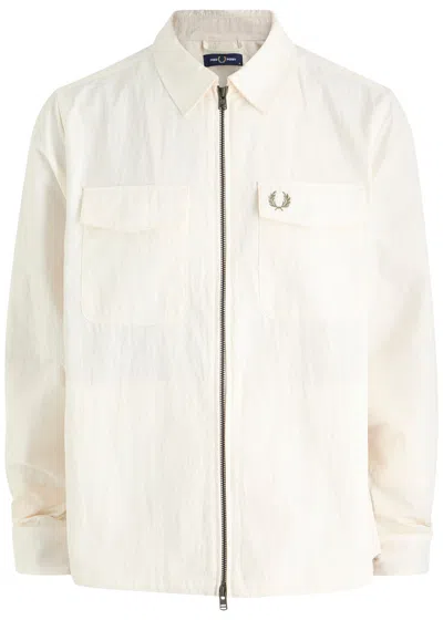 FRED PERRY FRED PERRY LOGO-EMBROIDERED CRINKLED SHELL OVERSHIRT