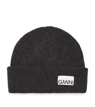GANNI LOGO-PATCH RIBBED BEANIE