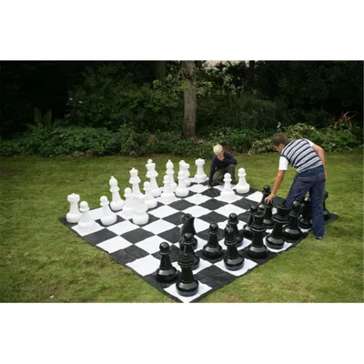 GARDEN GAMES GIANT CHESS SET WITH MAT