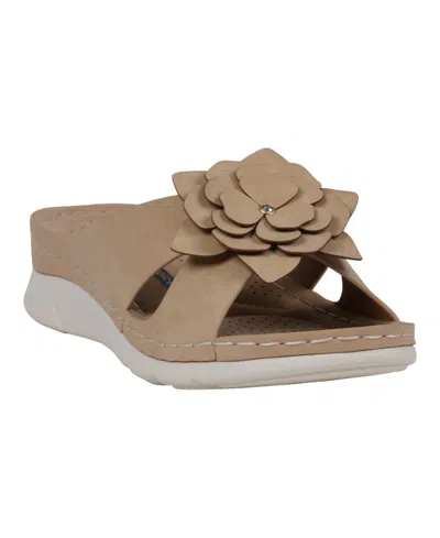 GC SHOES WOMEN'S CLAIRE FLOWER ROSETTE COMFORT SANDALS