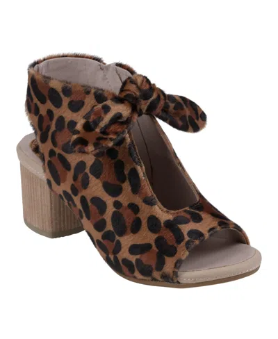 GC SHOES WOMEN'S KIMORA KNOT DETAIL BLOCK HEEL DRESS SANDALS