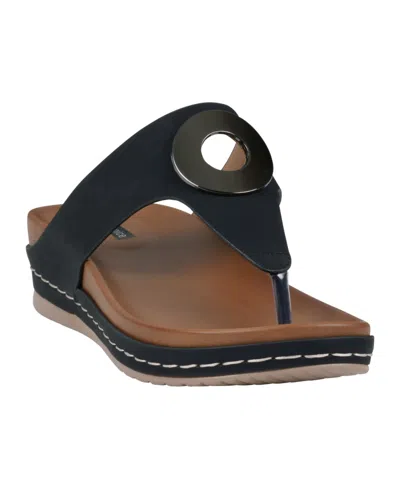 GC SHOES WOMEN'S SELI THONG WEDGE SANDALS
