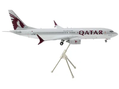 GEMINIJETS BOEING 737 MAX 8 COMMERCIAL AIRCRAFT "QATAR AIRWAYS" GRAY AND WHITE WITH TAIL GRAPHICS "GEMINI 200" 