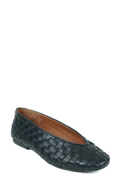GENTLE SOULS BY KENNETH COLE GENTLE SOULS WILLOW WOVEN FLAT