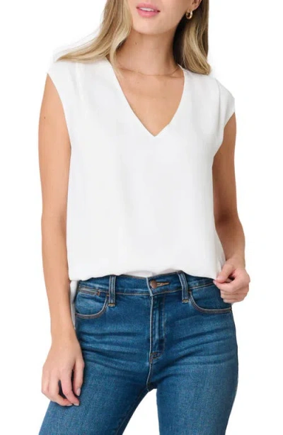 GIBSONLOOK GIBSONLOOK THE FAVORITE V-NECK SLEEVELESS TOP
