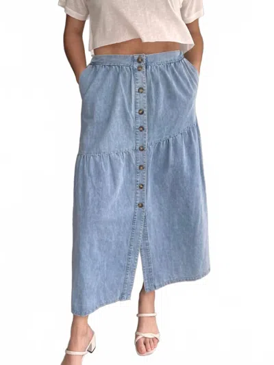 GILLI LOLA MAXI SKIRT IN DENIM