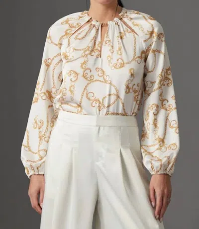 GILNER FARRAR CORA BLOUSE IN WHITE CHAIN PRINT