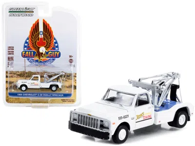 GREENLIGHT 1969 CHEVROLET C-30 DUALLY WRECKER TOW TRUCK WHITE "JERRYÂ€S TOWING" "FALL GUY STUNTMAN ASSOCIATION"