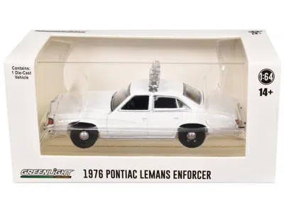 GREENLIGHT 1976-77 PONTIAC LEMANS ENFORCER WHITE WITH LIGHT BAR "HOT PURSUIT - HOBBY EXCLUSIVE" SERIES 1/64 DIE
