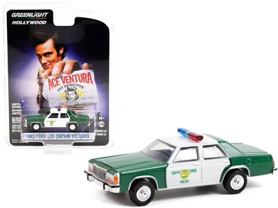 GREENLIGHT 1983 FORD LTD CROWN VICTORIA GREEN AND WHITE "MIAMI-DADE POLICE DEPARTMENT" "ACE VENTURA: PET DETECT