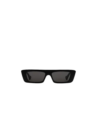 GUCCI GUCCI EYEWEAR LOGO ENGRAVED RECTANGLE FRAME SUNGLASSES