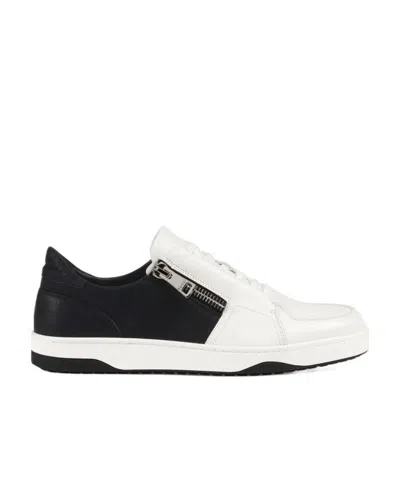 GUCCI ZIP DETAIL CASUAL SNEAKERS