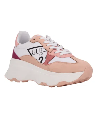 GUESS WOMEN'S CALEBB CHUNKY PLATFORM FASHION SNEAKERS