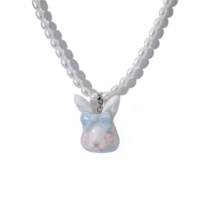 H2 STUDIO WOMEN'S WHITE / BLUE GRUMPY BUNNY LIGHT MISTY BLUE BOW TIE FRESHWATER PEARL NECKLACE