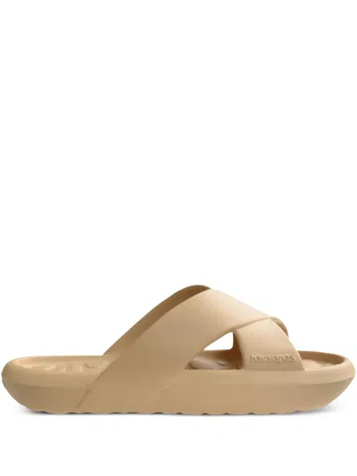 HAVAIANAS CROSS-STRAP SANDALS