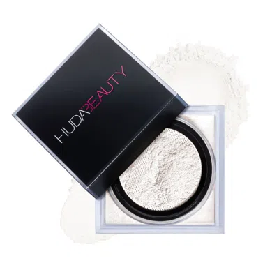 HUDA BEAUTY HUDA BEAUTY EASY BAKE BLURRING LOOSE BAKING & SETTING POWDER - SUGAR COOKIE