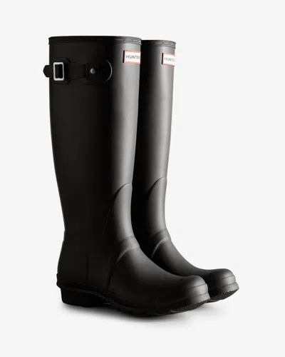 HUNTER WOMEN'S ORIGINAL TALL TRI-COLOUR LOGO BACKSTRAP BOOT IN BLACK