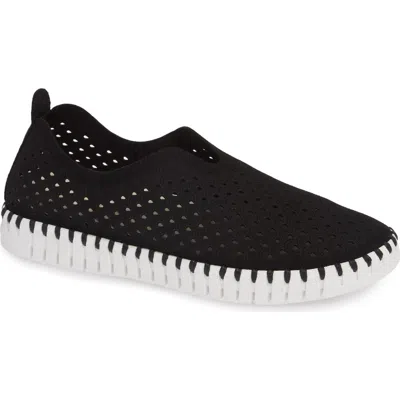 ILSE JACOBSEN ILSE JACOBSEN TULIP 139 PERFORATED SLIP-ON SNEAKER