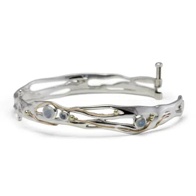 ISLA SILVER WOMEN'S WHITE / SILVER HANDMADE STERLING SILVER MOONSTONE BANGLE