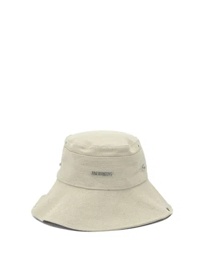 JACQUEMUS DE-NÎMES HATS WHITE