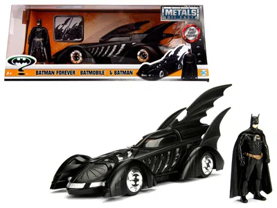 JADA 1995 BATMAN FOREVER BATMOBILE WITH DIECAST BATMAN FIGURE 1/24 DIECAST MODEL CAR BY JADA