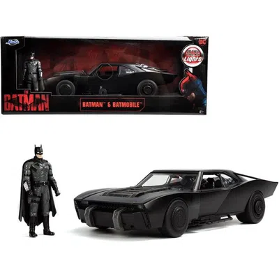 JADA TOYS JADA 1-18 SCALE BATMOBILE MATT BLACK WITH LIGHTS WITH BATMAN DIECAST FIGURINE THE BATMAN MOVIE DC CO