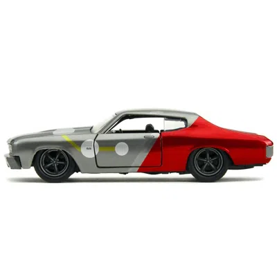 JADA TOYS JADA 1970 CHEVROLET CHEVELLE SS WITH HOOD & THOR DIECAST FIGURE THE AVENGERS HOLLYWOOD RIDES SERIES 