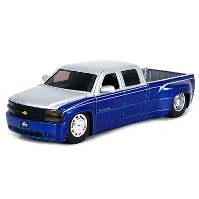 JADA TOYS JADA 1999 CHEVROLET SILVERADO DUALLY PICKUP TRUCK BLUE METALLIC & SILVER WITH STOCK WHEELS JUST TRUC