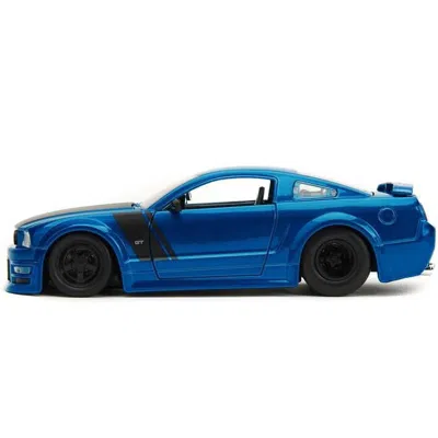 JADA TOYS JADA 2006 FORD MUSTANG GT HOOD & STRIPES BIGTIME MUSCLE SERIES 1 BY 24 SCALE DIECAST MODEL CAR BLUE 
