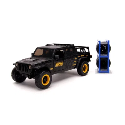 JADA TOYS JADA 2020 JEEP GLADIATOR PICKUP TRUCK B & M BLACK WITH GRAPHICS WITH EXTRA WHEELS JUST TRUCKS SERIES
