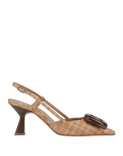 J.A.P. JOSE ANTONIO PEREIRA J. A.P. JOSE ANTONIO PEREIRA WOMAN PUMPS SAND SIZE 6 NATURAL RAFFIA