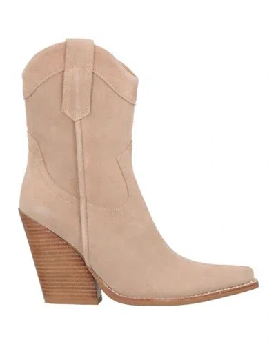 JEFFREY CAMPBELL JEFFREY CAMPBELL WOMAN ANKLE BOOTS BEIGE SIZE 7 LEATHER