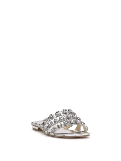 JESSICA SIMPSON WOMEN'S DETTA FLAT SANDAL IN SILVER