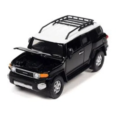 JOHNNY LIGHTNING 1-64 SCALE 2007 TOYOTA FJ CRUISER BLACK DIAMOND WITH WHITE TOP & ROOFRACK CLASSIC GOLD COLLECTION SE