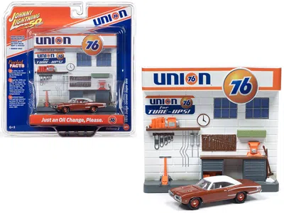 JOHNNY LIGHTNING 1970 DODGE CORONET SUPER BEE BROWN WITH WHITE TOP AND "UNION 76" INTERIOR SERVICE GAS STATION FACADE