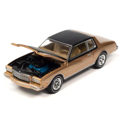 JOHNNY LIGHTNING 1980 CHEVROLET MONTE CARLO LIGHT CAMEL METALLIC WITH TOP & HOOD EDITION TO 3484 PIECE WORLDWIDE OK U