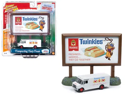 JOHNNY LIGHTNING GMC STEP VAN WHITE WITH "HOSTESS" COUNTRY BILLBOARD "JOHNNY LIGHTNING 50TH ANNIVERSARY" 1/64 DIECAST