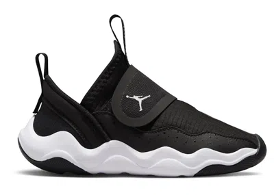 JORDAN 23/7 SNEAKERS IN BLACK/WHITE