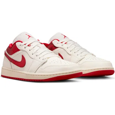 JORDAN AIR JORDAN 1 LOW SE BASKETBALL SNEAKER