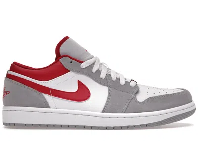 JORDAN MEN'S JORDAN 1 LOW SE SNEAKERS IN LIGHT SMOKE GREY/WHITE/GYM RED