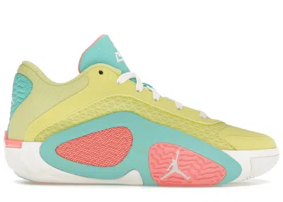 JORDAN MEN'S JORDAN TATUM 2 LEMONADE SNEAKERS IN LIGHT CITRON/AURORA GREEN/ATOMIC PINK