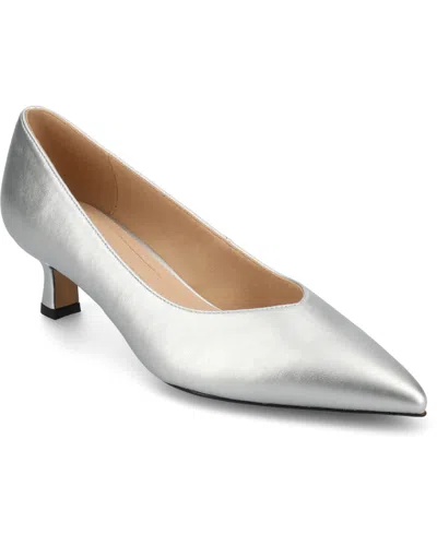 JOURNEE COLLECTION WOMEN'S PAMMIE POINTED TOE KITTEN HEEL DRESS PUMPS