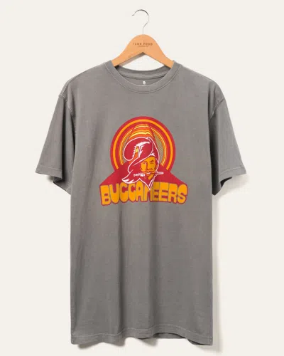 JUNK FOOD CLOTHING NFL INFINITE VIBE BUCCANEERS FLEA MARKET TEE
